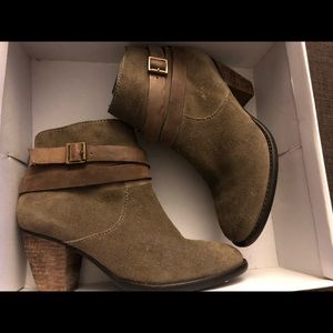 Steve Madden Morgan Grey Suede 6.5